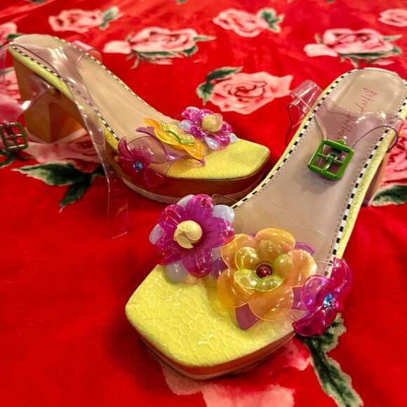 Betsey Johnson Floryn Flower Embellished Platform Heeled Sandals Size 11 PVC - Picture 9 of 15
